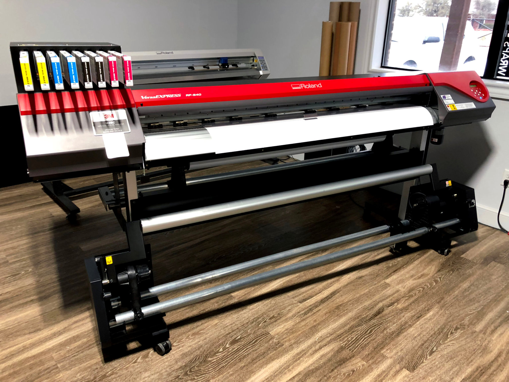 Roland UV Printer: Beskompromisan Kvalitet za Vaš Brend